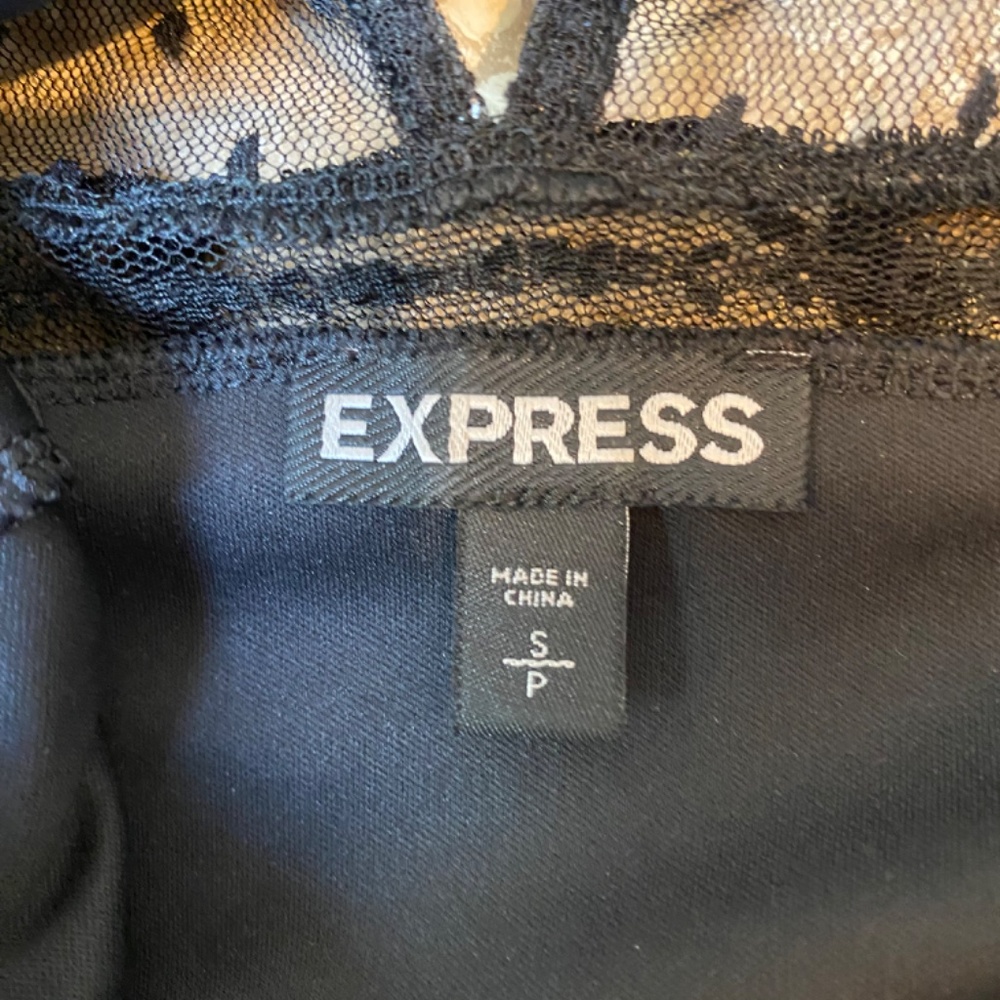 Express Lace Ruffle Blouse - Picture 5 of 5